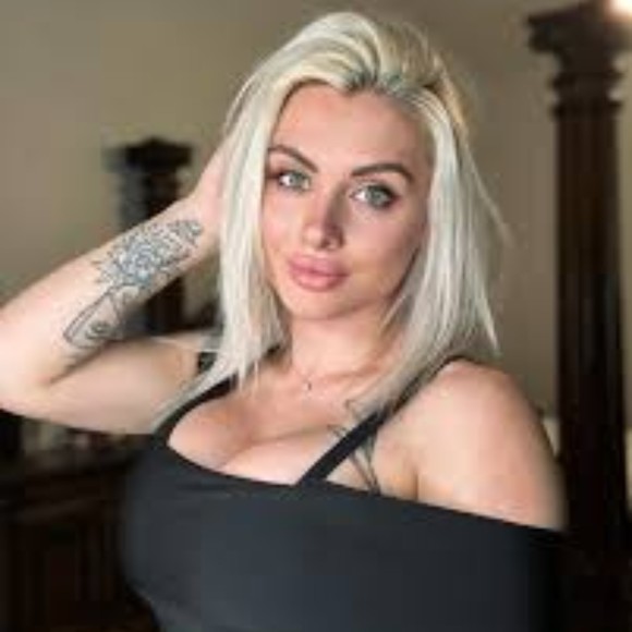 carly_thomass